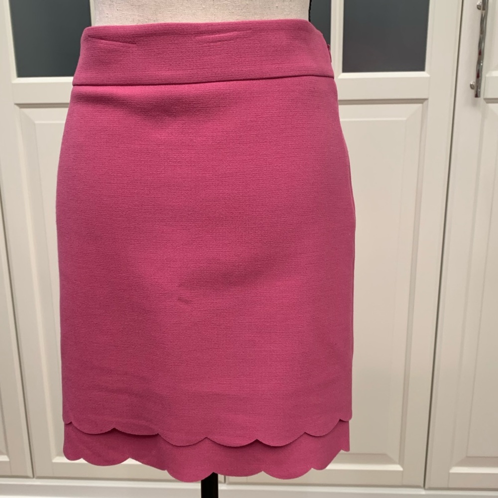 LOFT Pencil skirt with double scalloped hem - Picture 3 of 8